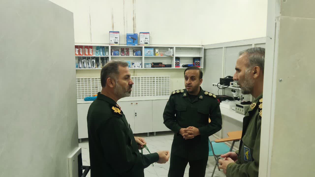 بازدید فرمانده سپاه کربلا از مرکز مشاوره شغلی و کارگاه‌های مهارت‌آموزی سربازان در ساری