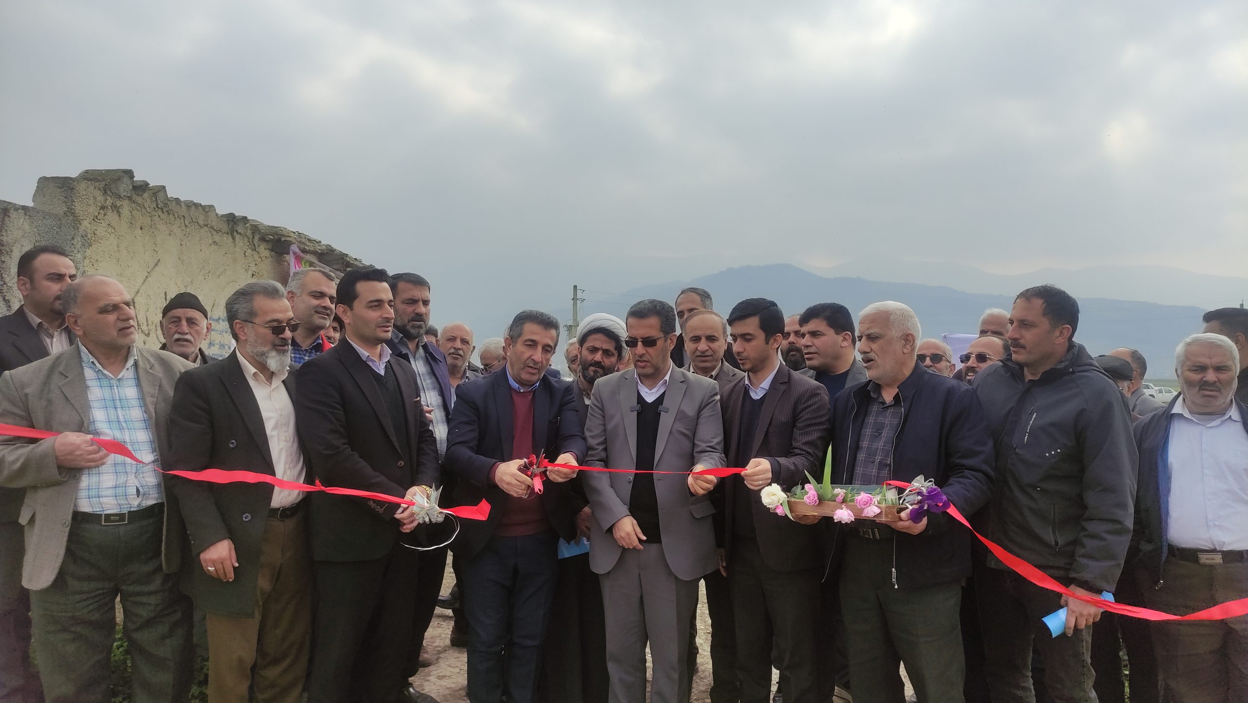 افتتاح پروژه لایروبی آب بندان های ریحان آباد و ولمازو شهرستان گلوگاه در دهه فجر