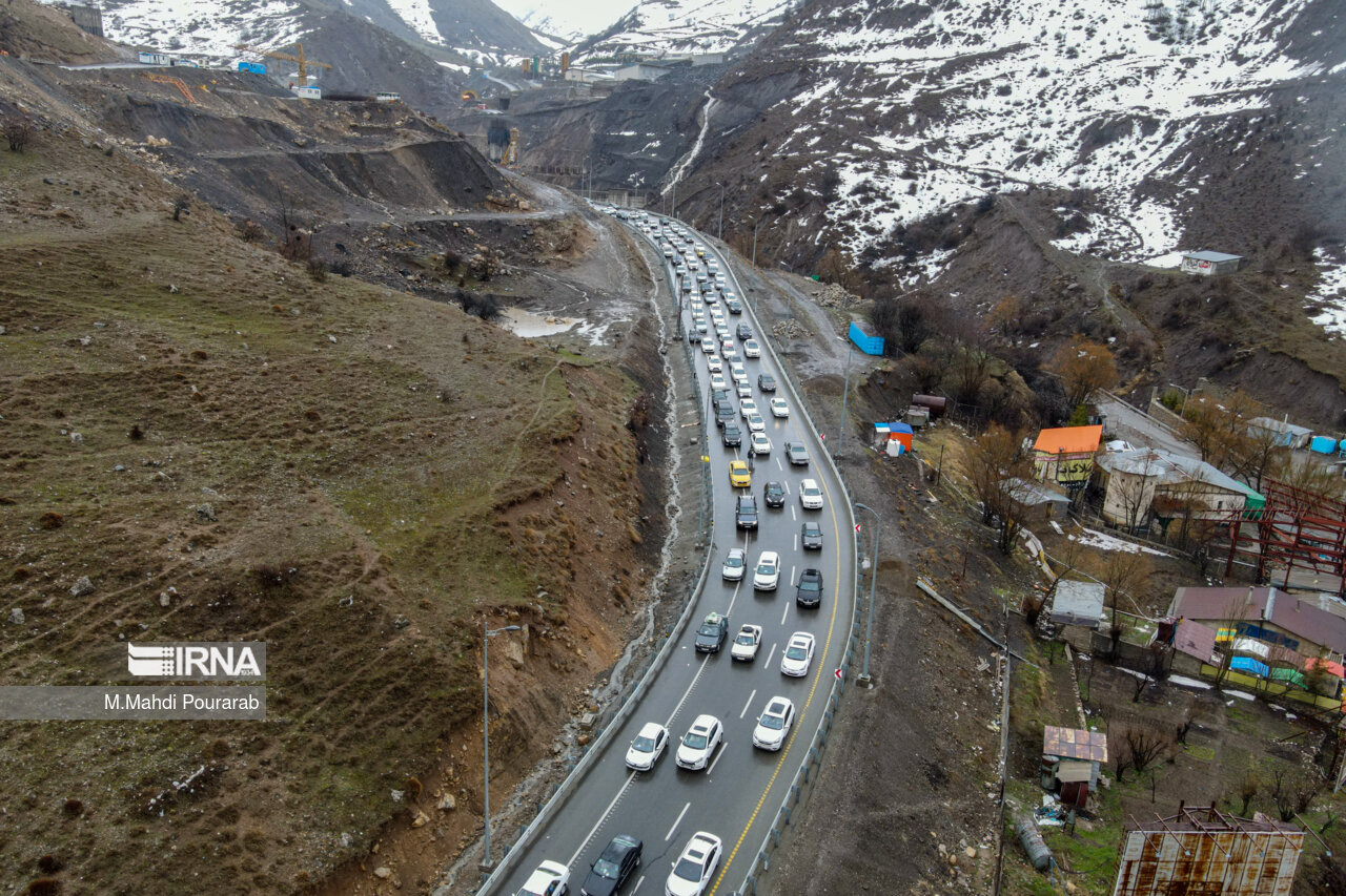 جاده‌های مازندران لغزنده و با ترافیک پرحجم مواجه است