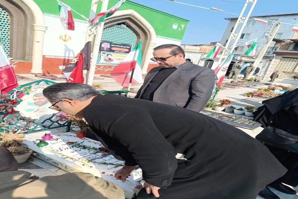 غبارروبی گلزار شهدا شهرستان ساری همزمان با نخستین روز دهه فجر