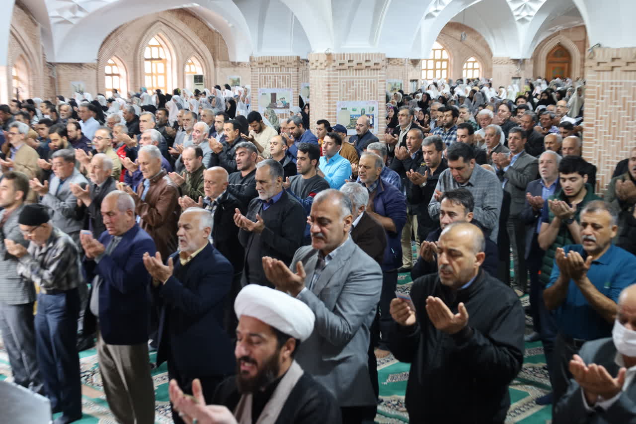 اقامه نماز عید فطر در امامزادگان مازندران