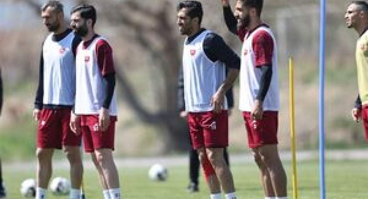 ارونوف زیر نظر پزشک پرسپولیس