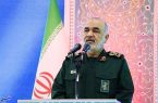 در سطح سیاسی، اقتصادی و نظامی با آرایش جهانی دشمن روبه‌روییم