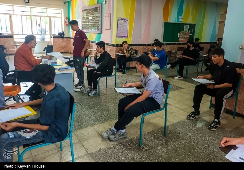 روایتی از یک روز امتحان نهایی/ دانش‌آموزان از دغدغه‌ها گفتند