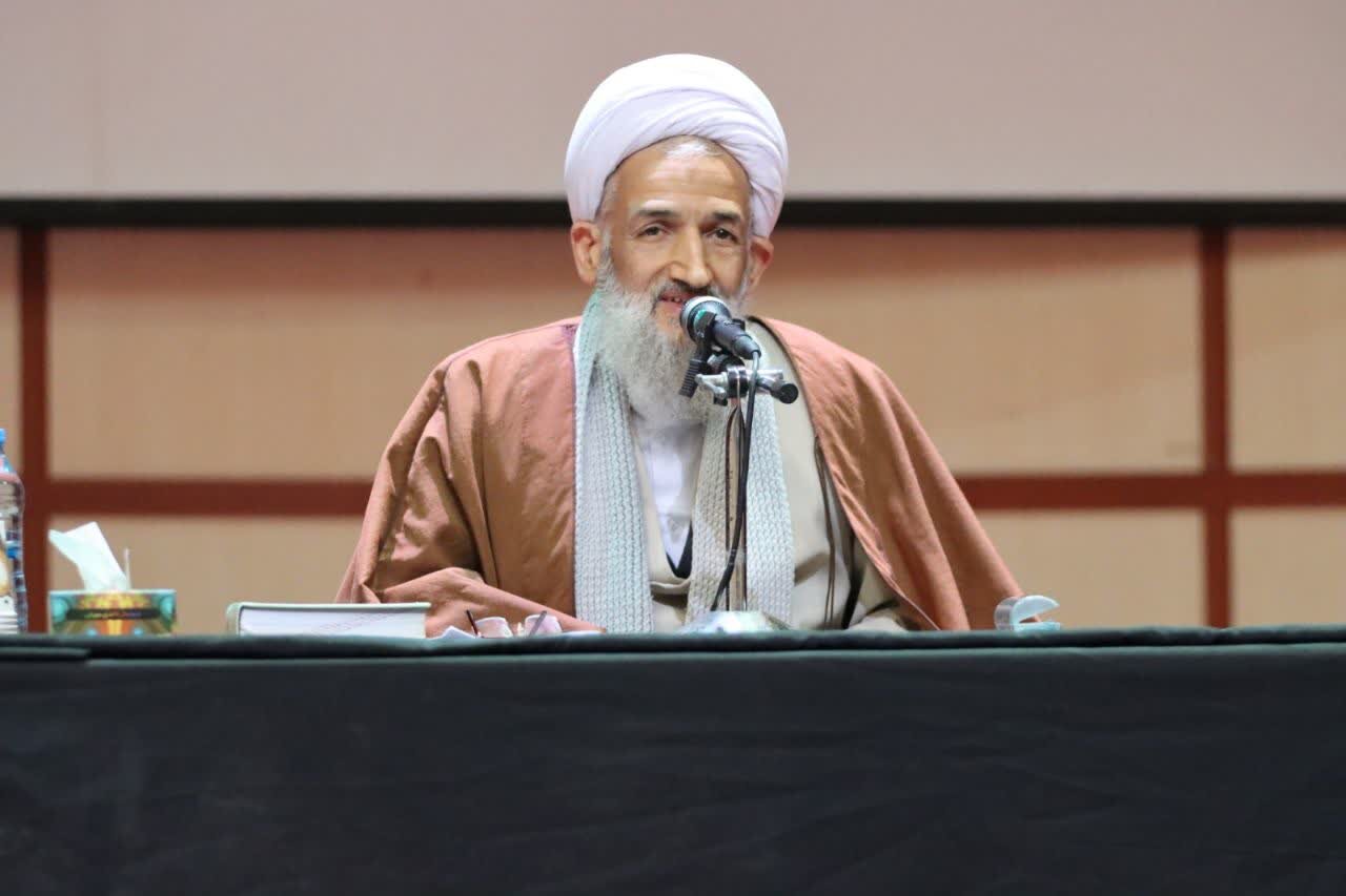 دشمن شناسی و تقوا مهم‌ترین درس دانشگاه است