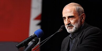 شریعتمداری: پایگاه‌های آمریکا در منطقه نباید در امان بمانند