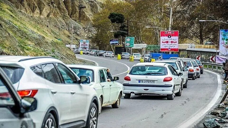 محور کندوان یکطرفه و دارای ترافیک سنگین است