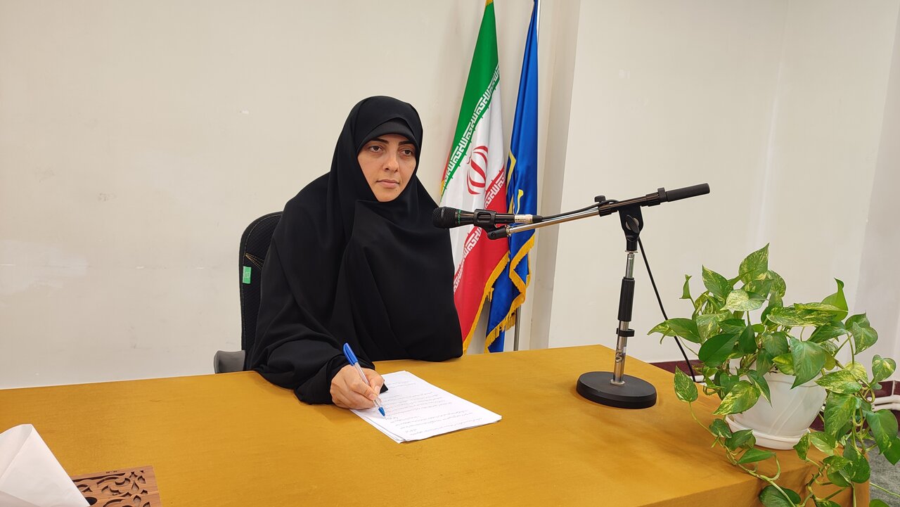 حوزه‌های علمیه نقش آفرینی بانوان را در جامعه تقویت می‌کند