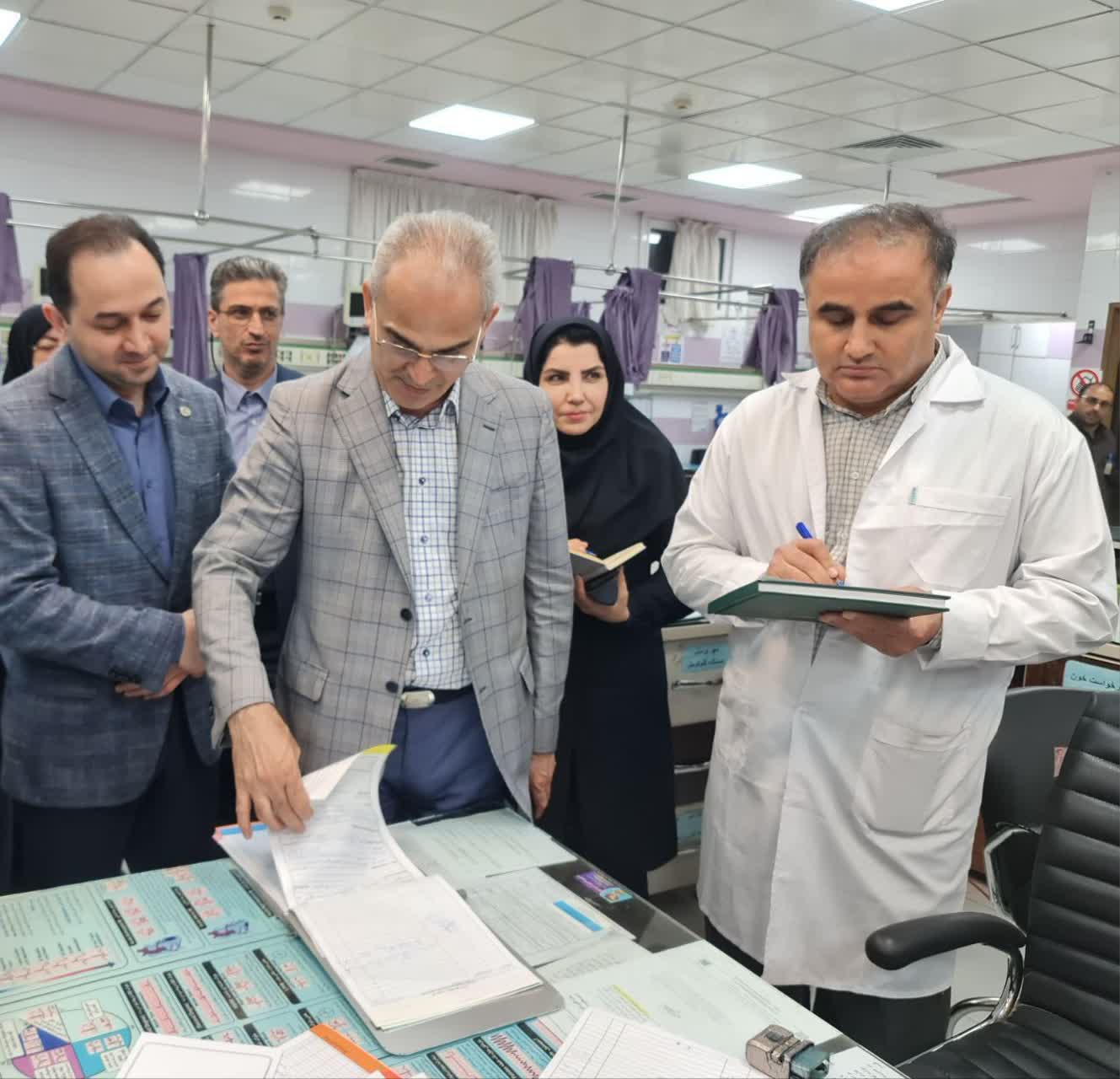 بازدید رییس دانشگاه علوم پزشکی مازندران از بیمارستان قلب ساری