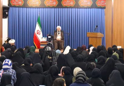 ۲۰۰ نفر از بانوان سرپرست خانوار تحت حمایت کمیته امداد مازندران با نماینده ولی فقیه در استان دیدار کردند