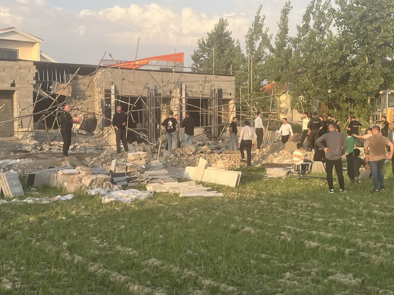 قلع و قمع ۱۱ فقره بنای نیمه کاره و ۶ فقره دیوارکشی غیرمجاز در چمستان