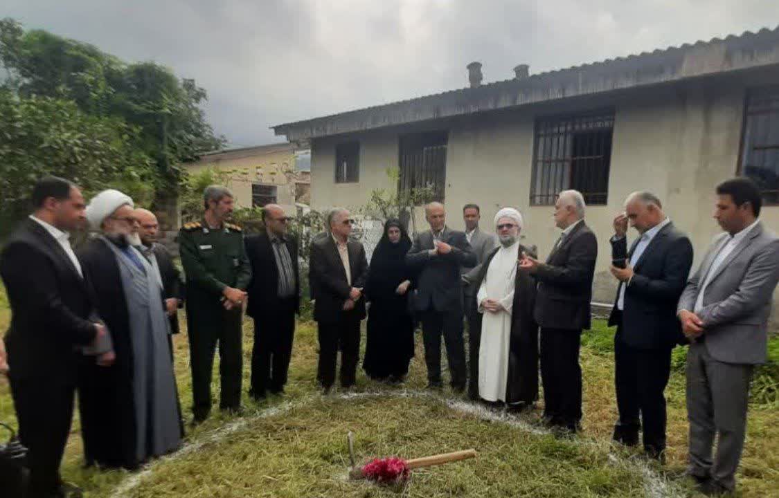  آغاز عملیات ساخت دبستان شهید همت زرودی روستای چارز کلار عباس‌آباد در هفته دولت